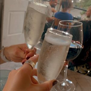 Meet your Posher, Alexis